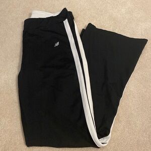 New Balance wide leg poly spandex with accent stripe
